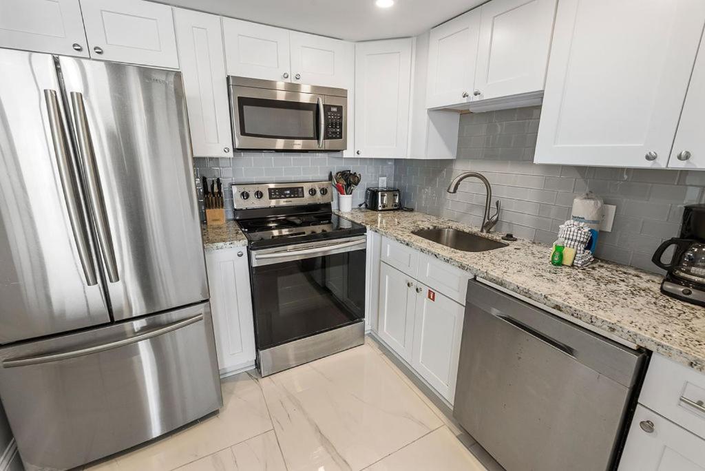 Island Winds East 308 By Albvr - Beautifully Renovated Beachfront Condo & Steps Away From Hangout & More! Gulf Shores Exteriér fotografie